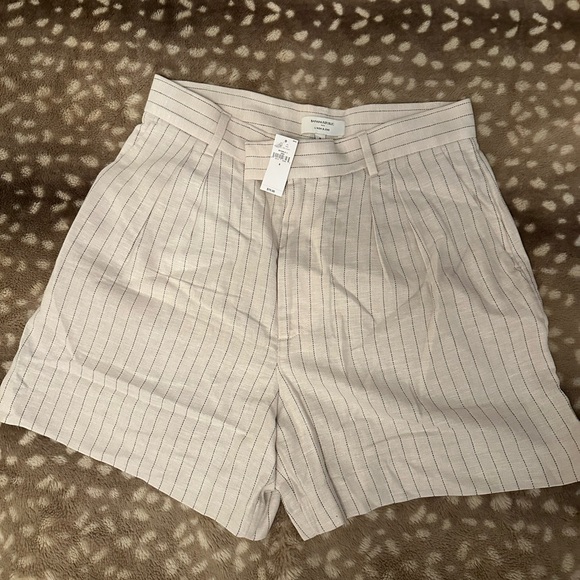 NEW Banana Republic - Linen-Blend Stripe Trouser Short - Picture 6 of 10